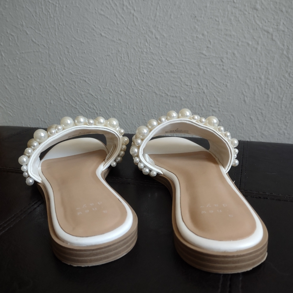 ***SOLD***New Day Women's Nylah Slide Pearl Embellished Sandals Size 7 - Picture 13 of 14